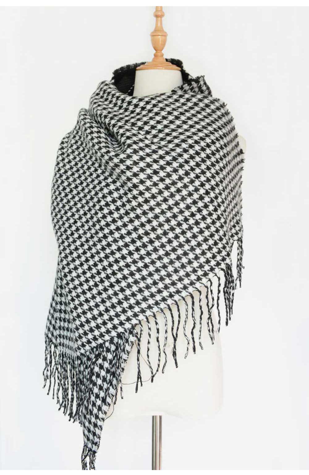 Oversize Lattice Design Tassel Warm Scarf for Women