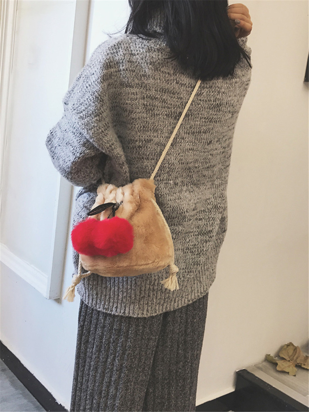 New Bucket Fur Bag Shoulder Diagonal Package