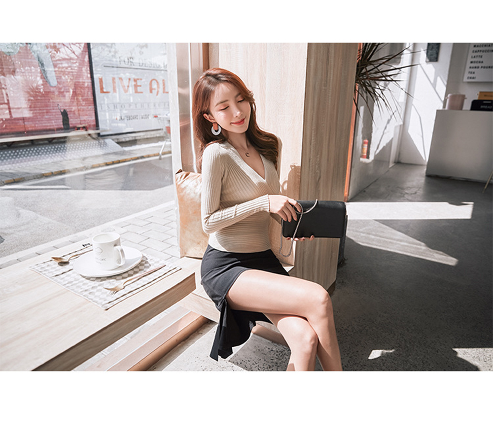 Sexy V-Neck Low-Cut Slim Fashion Tight-Fitting Sweater