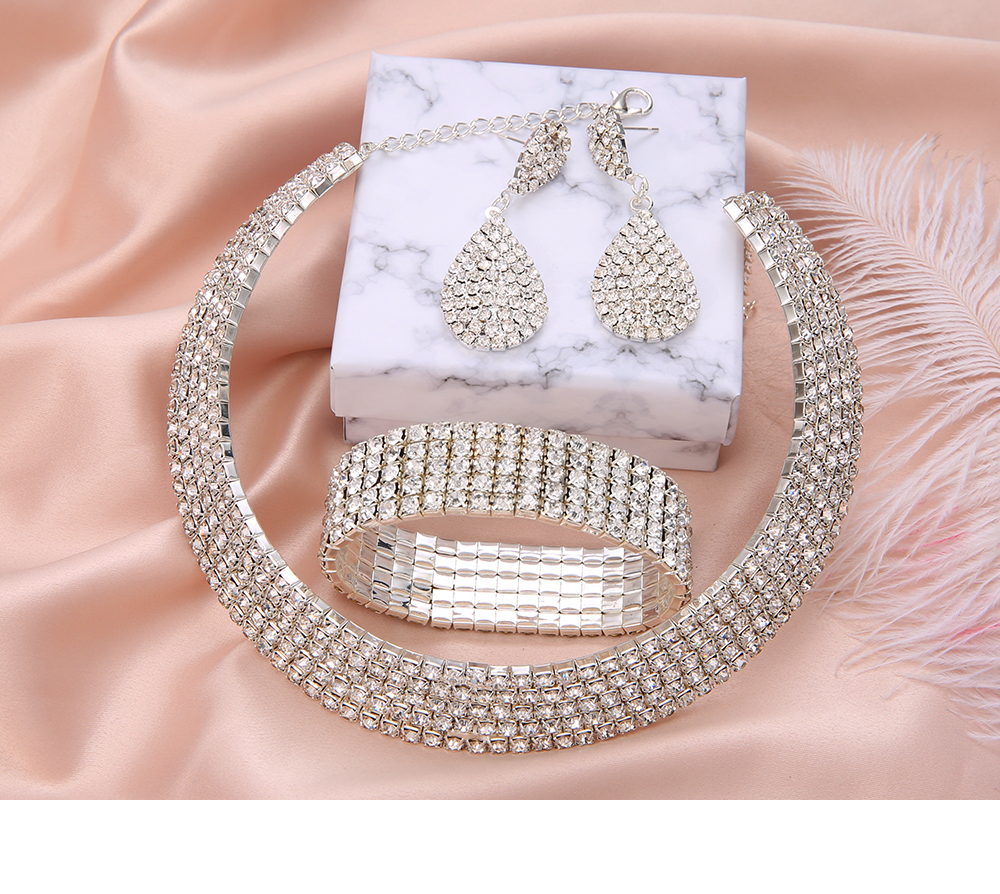 Full-Featured Multi-Layer Collar Set Necklace Drop Earrings Bracelet