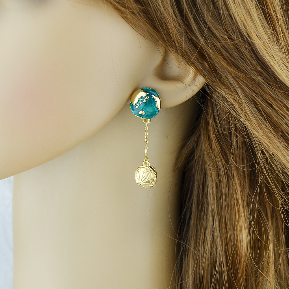 Gold-Color Chain Earth Drop Earring