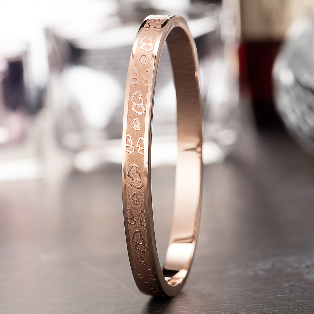 Women Round Titanium Steel Bracelet Heart-shaped Anti-allergy Ring Bracelet