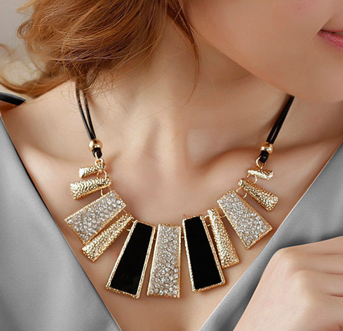 Diamante Geometric Pendant Hollow Necklace