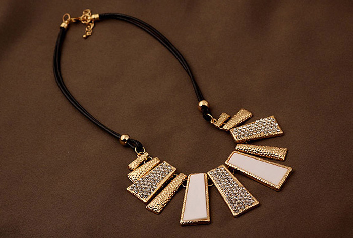 Diamante Geometric Pendant Hollow Necklace